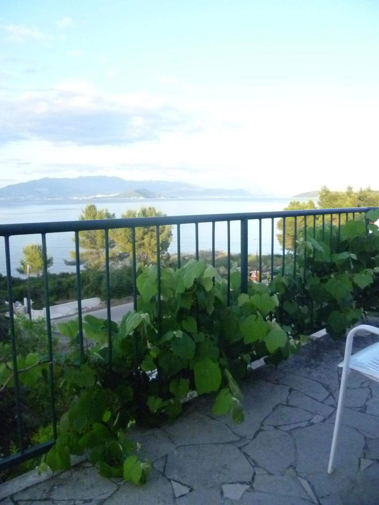 Seaview Holiday Apartments 슬라티네 외부 사진