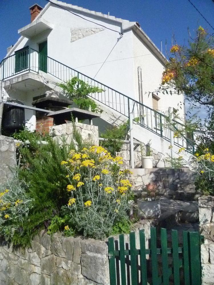 Seaview Holiday Apartments 슬라티네 외부 사진