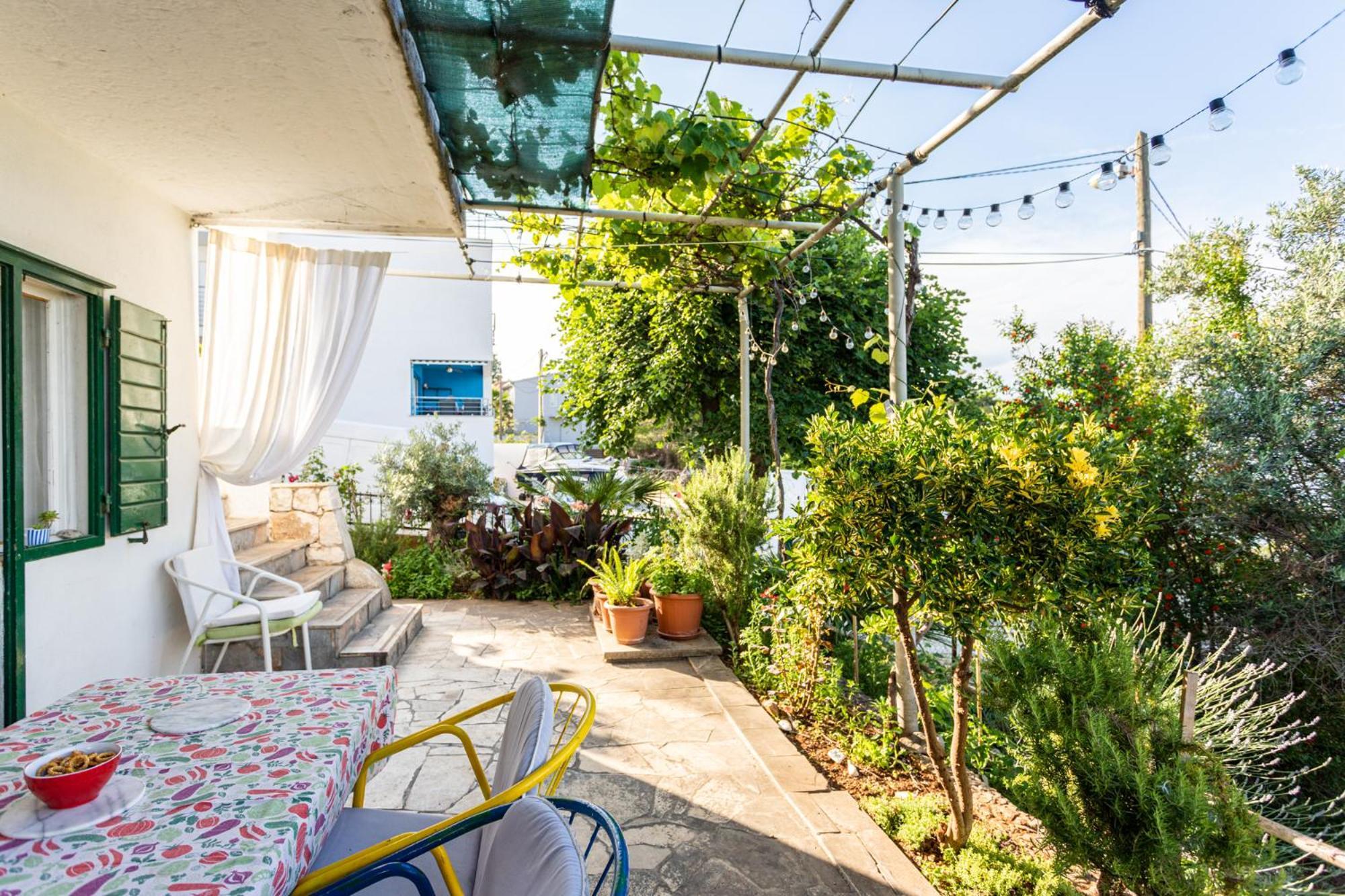 Seaview Holiday Apartments 슬라티네 외부 사진