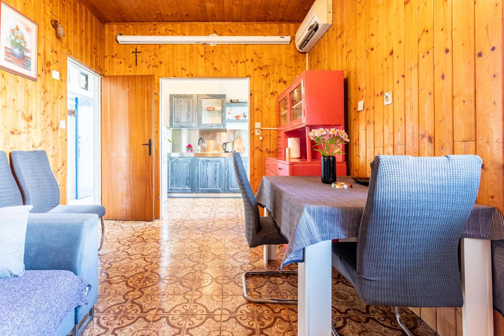 Seaview Holiday Apartments 슬라티네 외부 사진