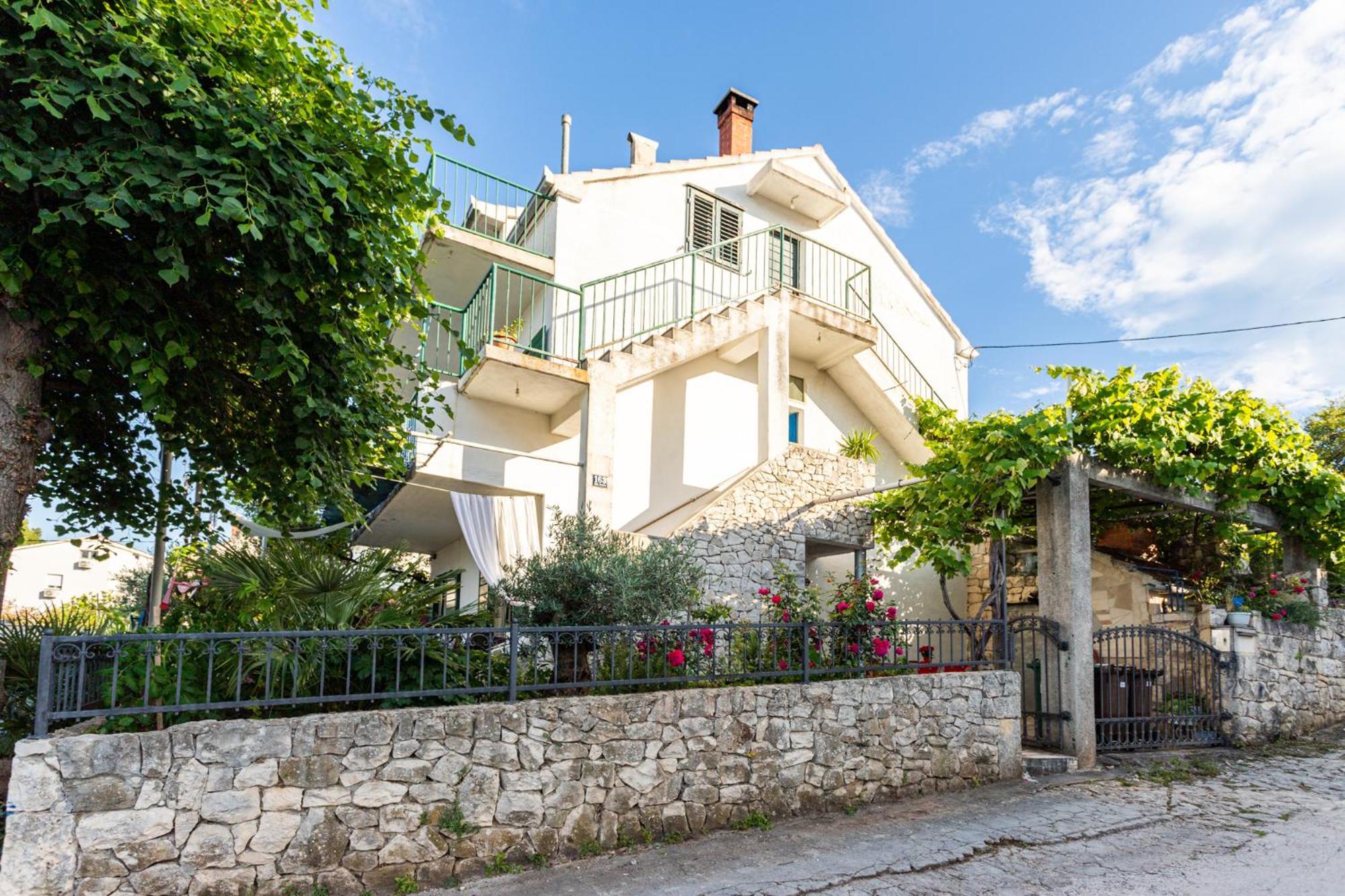 Seaview Holiday Apartments 슬라티네 외부 사진